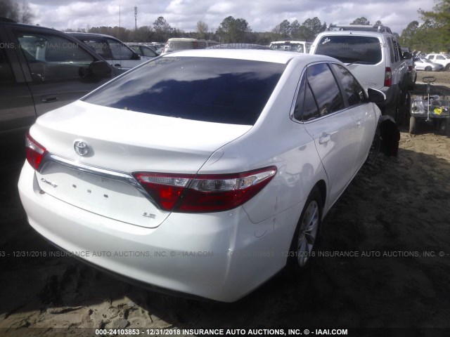 4T4BF1FK7FR478859 - 2015 TOYOTA CAMRY LE/XLE/SE/XSE 白色 照片 4