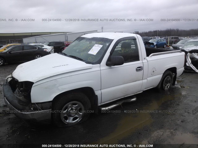 1GCEC14V13Z266605 - 2003 CHEVROLET SILVERADO C1500 WHITE photo 2