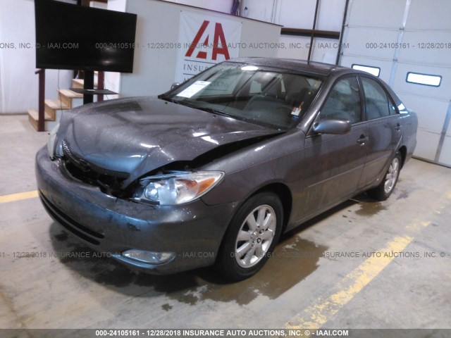 4T1BE32K24U840849 - 2004 TOYOTA CAMRY LE/XLE/SE GRAY photo 2