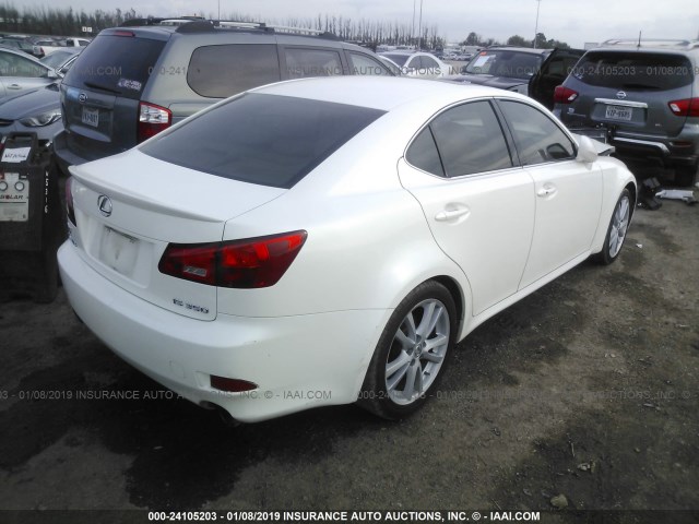 JTHBE262762005688 - 2006 LEXUS IS 350 WHITE photo 4