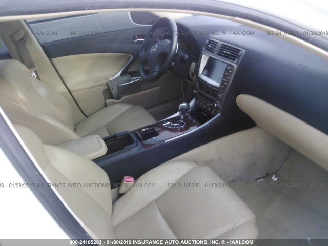 JTHBE262762005688 - 2006 LEXUS IS 350 WHITE photo 5