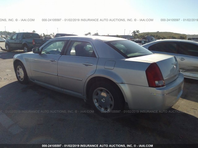 2C3JA53G95H528084 - 2005 CHRYSLER 300 TOURING SILVER photo 3