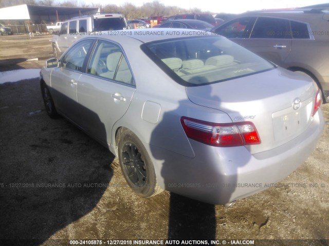 4T1BK46K07U547657 - 2007 TOYOTA CAMRY NEW GENERAT LE/XLE/SE SILVER photo 3