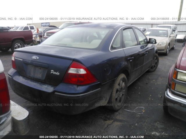 1FAHP23106G135256 - 2006 FORD FIVE HUNDRED SE BLUE photo 4