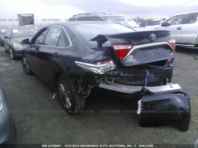 4T1BF1FK1GU249461 - 2016 TOYOTA CAMRY LE/XLE/SE/XSE Light Blue photo 3