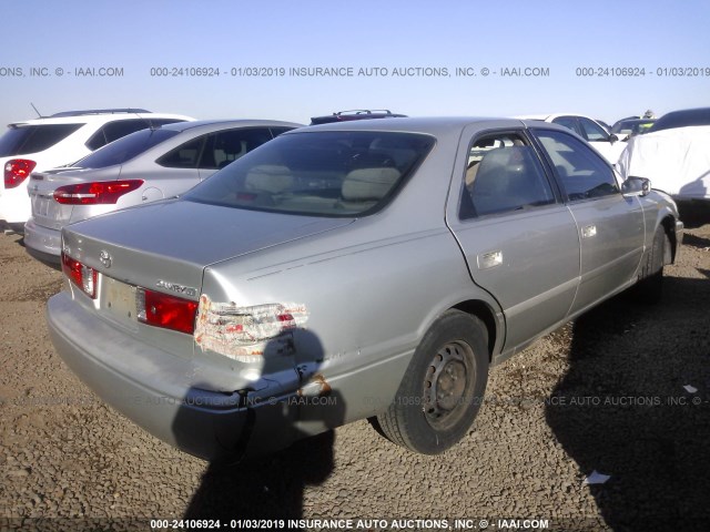 4T1BG22K8YU697786 - 2000 TOYOTA CAMRY CE/LE/XLE SILVER photo 4