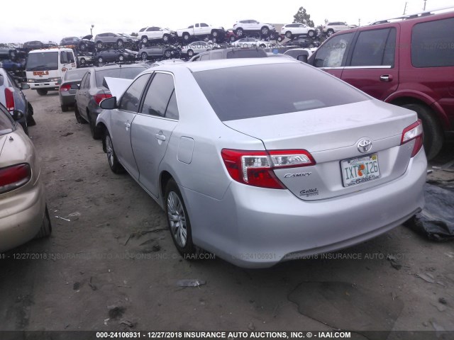 4T1BF1FK9DU252734 - 2013 TOYOTA CAMRY L/SE/LE/XLE 银色 照片 3