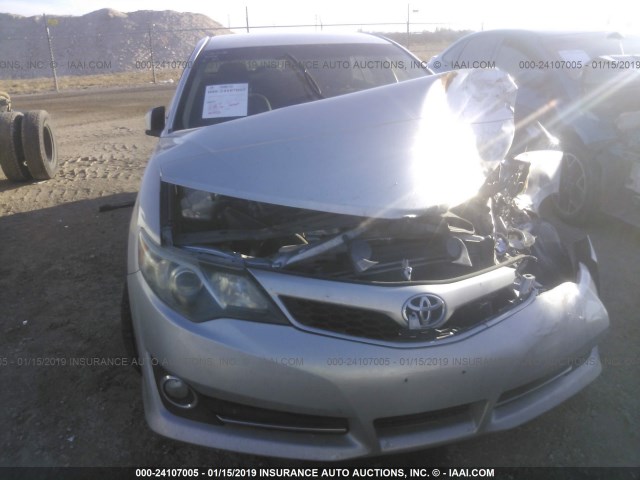 4T1BF1FK4DU239812 - 2013 TOYOTA CAMRY L/SE/LE/XLE 银色 照片 6
