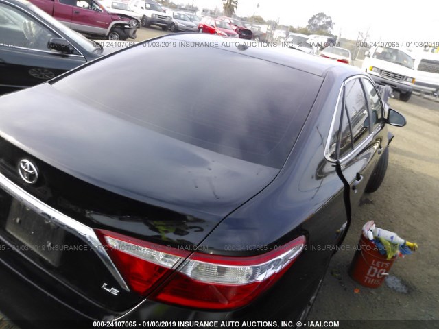 4T4BF1FK1FR463368 - 2015 TOYOTA CAMRY LE/XLE/SE/XSE შავი ფოტო 4