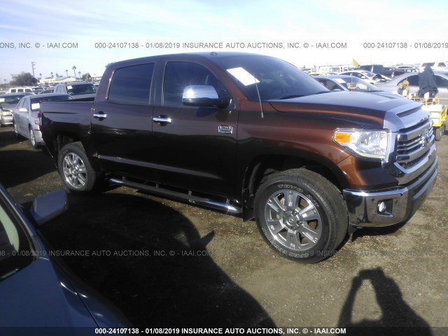 5TFAY5F10GX530609 - 2016 TOYOTA TUNDRA CREWMAX 1794/PLATINUM BROWN photo 1