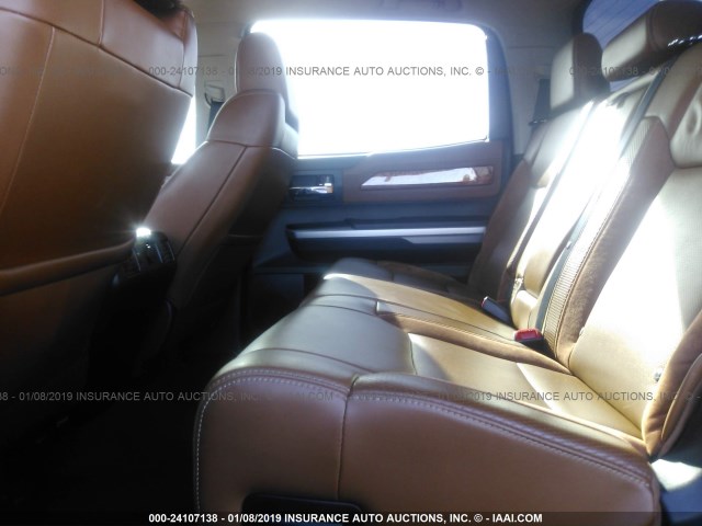 5TFAY5F10GX530609 - 2016 TOYOTA TUNDRA CREWMAX 1794/PLATINUM 棕色 照片 8