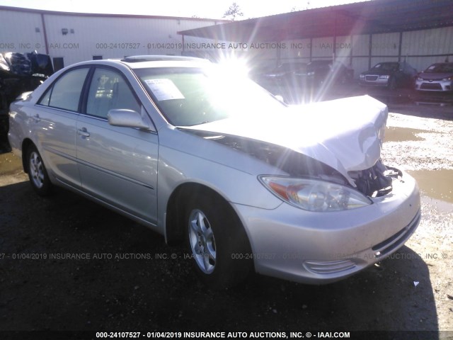 4T1BE32K23U774060 - 2003 TOYOTA CAMRY LE/XLE/SE SILVER photo 1