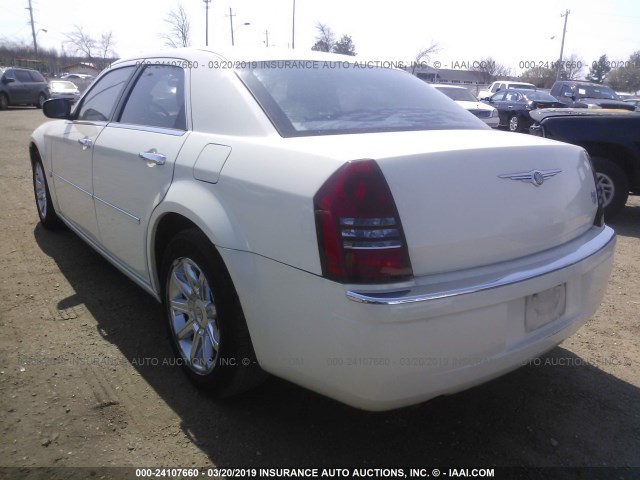 2C3JA63H15H563670 - 2005 CHRYSLER 300C CREAM photo 3