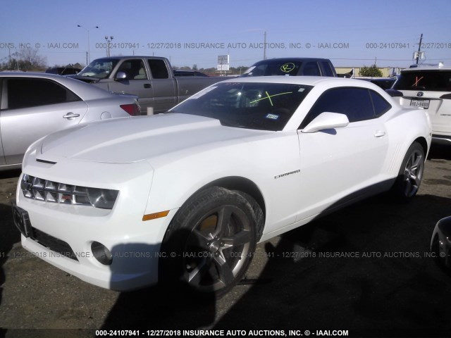 2G1FS1EW2B9214576 - 2011 CHEVROLET CAMARO SS WHITE photo 2