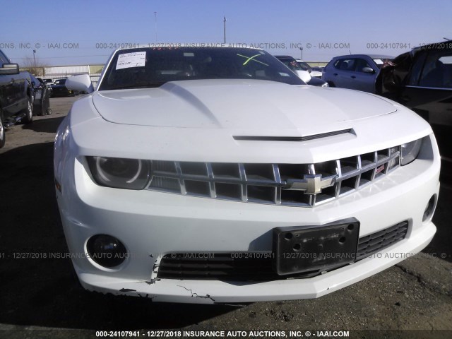 2G1FS1EW2B9214576 - 2011 CHEVROLET CAMARO SS WHITE photo 6