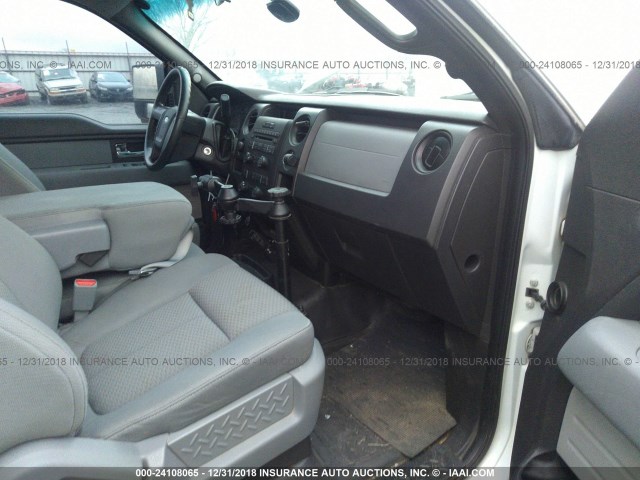 1FTFX1ETXDFC00384 - 2013 FORD F150 SUPER CAB WHITE photo 5