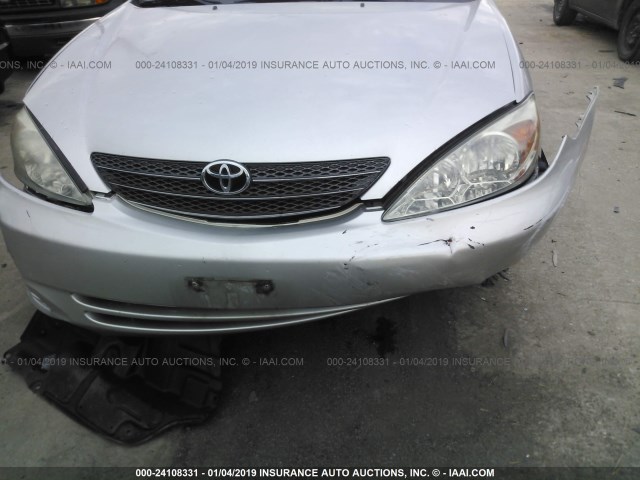 4T1BE32K42U613403 - 2002 TOYOTA CAMRY LE/XLE/SE SILVER photo 6