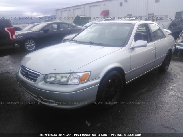 JT2BG22K9Y0466285 - 2000 TOYOTA CAMRY CE/LE/XLE SILVER photo 2