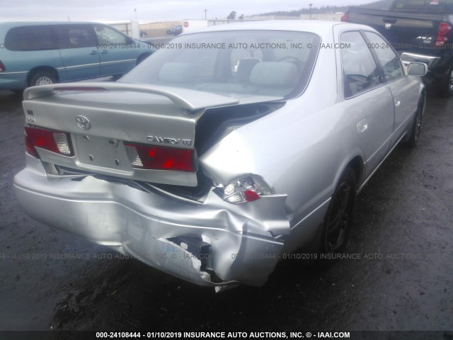 JT2BG22K9Y0466285 - 2000 TOYOTA CAMRY CE/LE/XLE SILVER photo 4