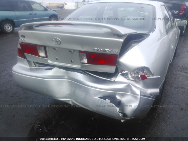 JT2BG22K9Y0466285 - 2000 TOYOTA CAMRY CE/LE/XLE SILVER photo 6