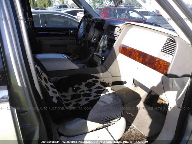 5LMFU27R24LJ25352 - 2004 LINCOLN NAVIGATOR 香槟色 照片 5