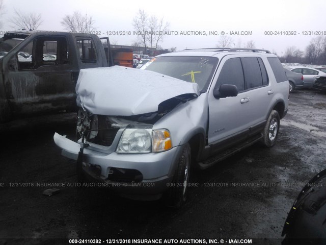 1FMZU73W32UB36781 - 2002 FORD EXPLORER XLT SILVER photo 2