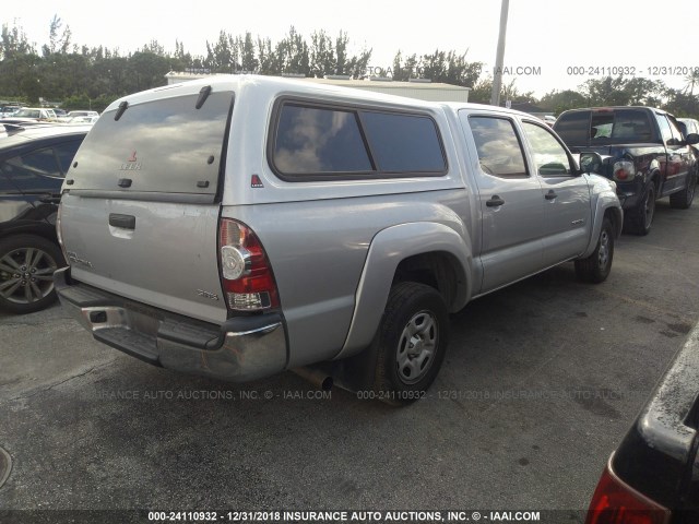 5TFJX4CN3DX028659 - 2013 TOYOTA TACOMA DOUBLE CAB 银色 照片 4