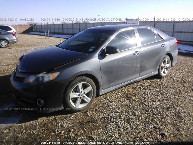 4T1BF1FK1CU092833 - 2012 TOYOTA CAMRY SE/LE/XLE შავი ფოტო 2