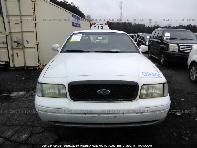 2FABP7AV8BX137446 - 2011 FORD CROWN VICTORIA S WHITE photo 6