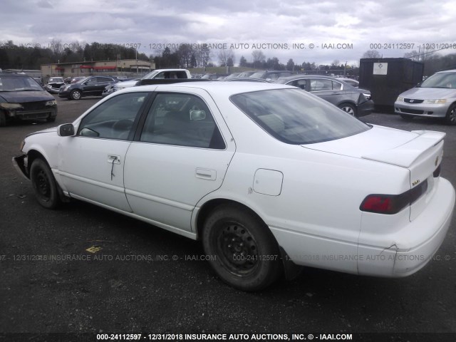 4T1BG22K0VU137160 - 1997 TOYOTA CAMRY CE/LE/XLE WHITE photo 3