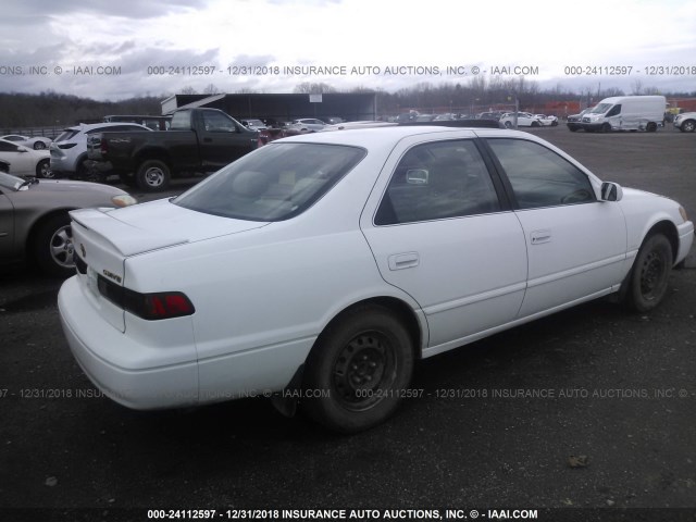 4T1BG22K0VU137160 - 1997 TOYOTA CAMRY CE/LE/XLE WHITE photo 4