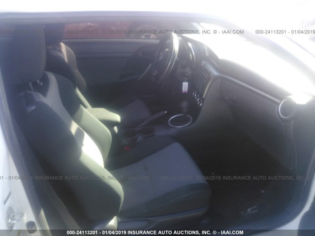JTKJF5C73FJ011174 - 2015 TOYOTA SCION TC თეთრი ფოტო 5