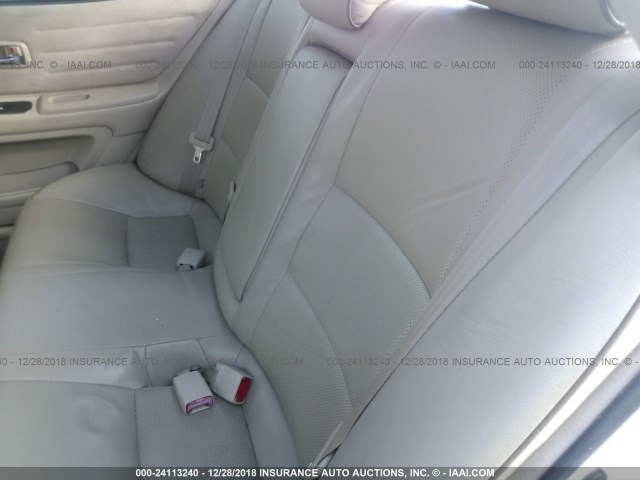 JTHBD192620058557 - 2002 LEXUS IS 300 WHITE photo 8