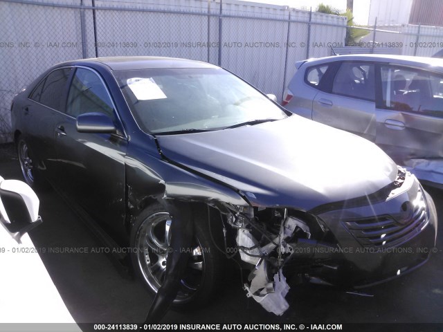 4T4BE46K68R044228 - 2008 TOYOTA CAMRY CE/LE/XLE/SE GRAY photo 1