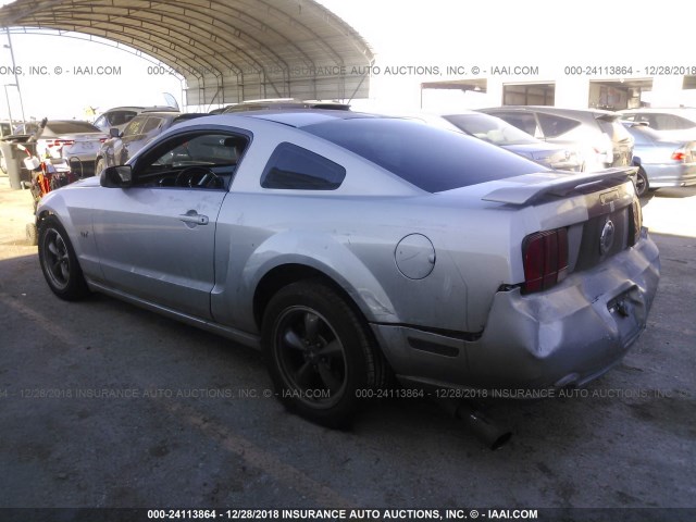 1ZVFT82H455241263 - 2005 FORD MUSTANG GT SILVER photo 3