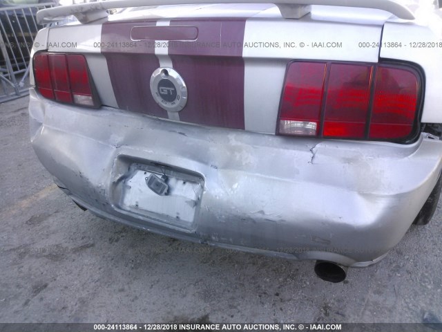 1ZVFT82H455241263 - 2005 FORD MUSTANG GT SILVER photo 6