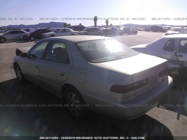 JT2BF22K1X0161851 - 1999 TOYOTA CAMRY LE/XLE Gold Foto 3