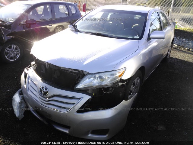4T1BF3EK1BU747245 - 2011 TOYOTA CAMRY SE/LE/XLE 银色 照片 2