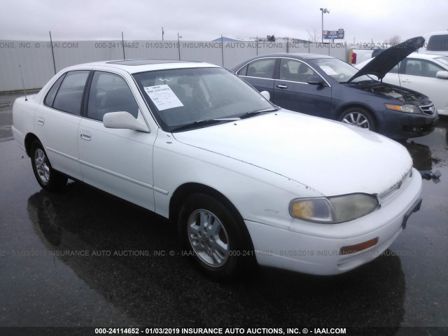 4T1BG12K7TU824434 - 1996 TOYOTA CAMRY DX/LE/XLE WHITE photo 1