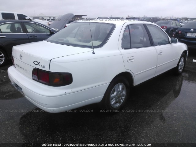 4T1BG12K7TU824434 - 1996 TOYOTA CAMRY DX/LE/XLE WHITE photo 4