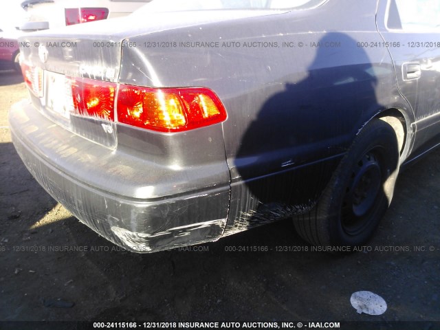 4T1BF22K61U957689 - 2001 TOYOTA CAMRY LE/XLE 灰色 照片 6