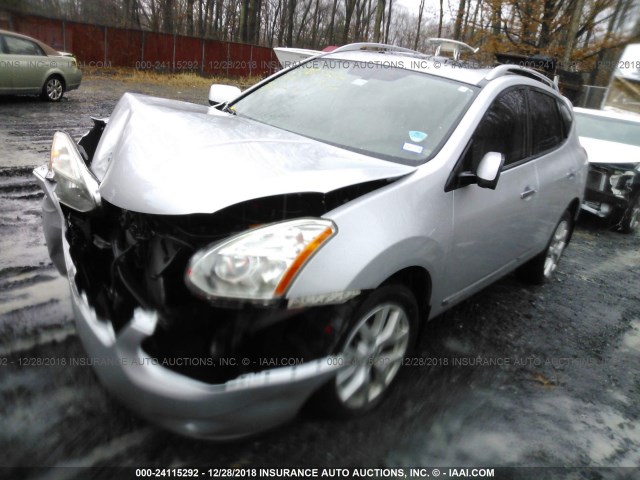 JN8AS5MT3DW521155 - 2013 NISSAN ROGUE S/SV SILVER photo 2