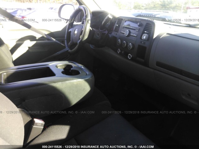 1GCSCPEX8AZ138008 - 2010 CHEVROLET SILVERADO C1500 SILVER photo 5