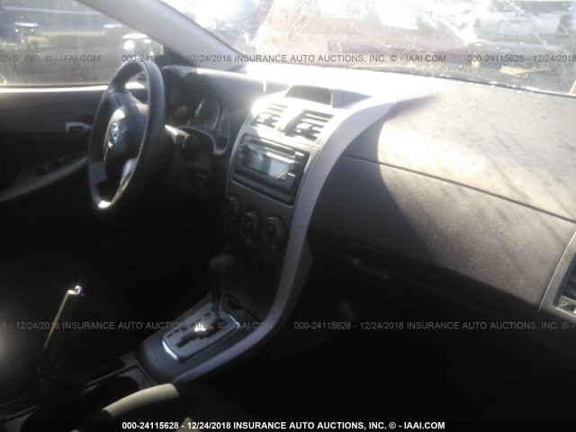 5YFBU4EE0CP008070 - 2012 TOYOTA COROLLA S/LE ვერცხლისფერი ფოტო 5