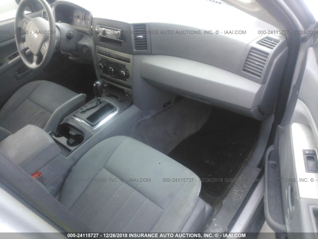 1J4GR48K45C577826 - 2005 JEEP GRAND CHEROKEE LAREDO/COLUMBIA/FREEDOM 银色 照片 5