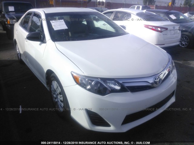 4T1BD1FK8EU099061 - 2014 TOYOTA CAMRY HYBRID/LE/XLE WHITE photo 1