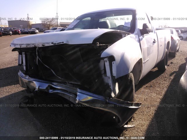 1GTPCTEAXAZ179265 - 2010 GMC SIERRA C1500 WHITE photo 2