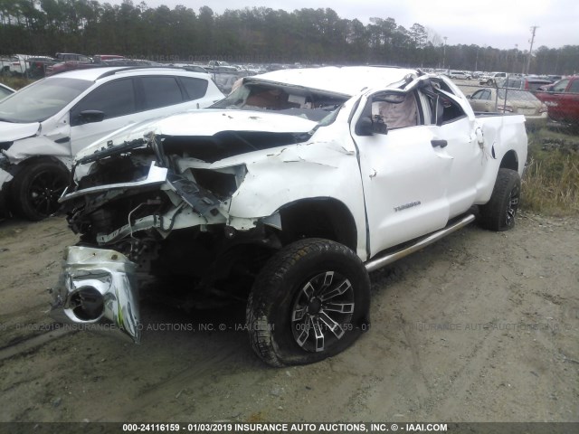 5TFUM5F15BX022444 - 2011 TOYOTA TUNDRA DOUBLE CAB SR5 WHITE photo 2