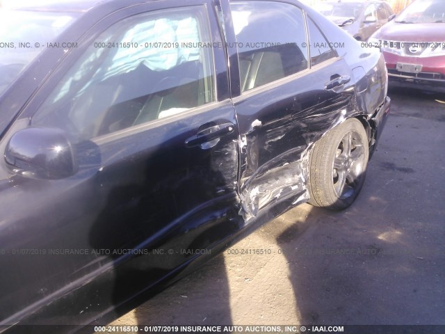 JTHBD192220055896 - 2002 LEXUS IS 300 BLACK photo 6