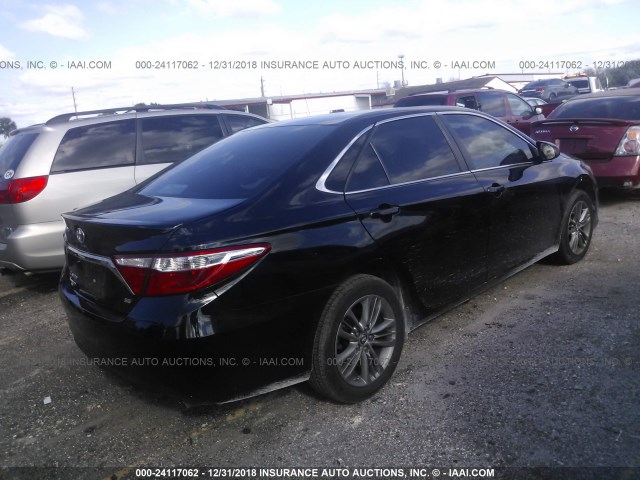 4T1BF1FK4GU530802 - 2016 TOYOTA CAMRY LE/XLE/SE/XSE BLACK photo 4